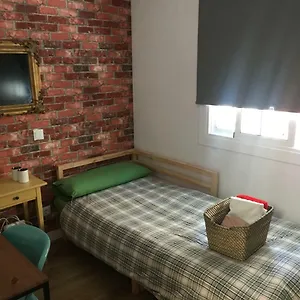 Practical Room: Barcelona-fira-airport Guest house