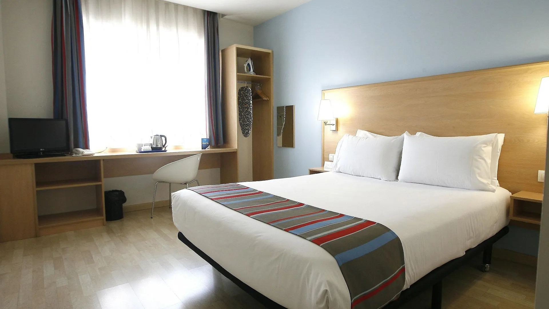 Travelodge Barcelona Fira L'Hospitalet de Llobregat 3*,  Spain