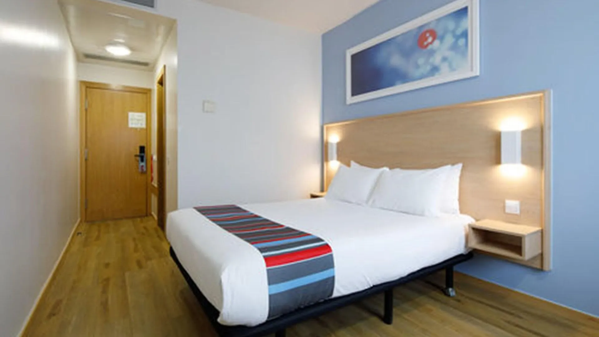 Travelodge Barcelona Fira L'Hospitalet de Llobregat 3*,