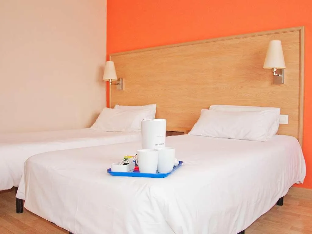 Travelodge Barcelona Fira L'Hospitalet de Llobregat 3*,