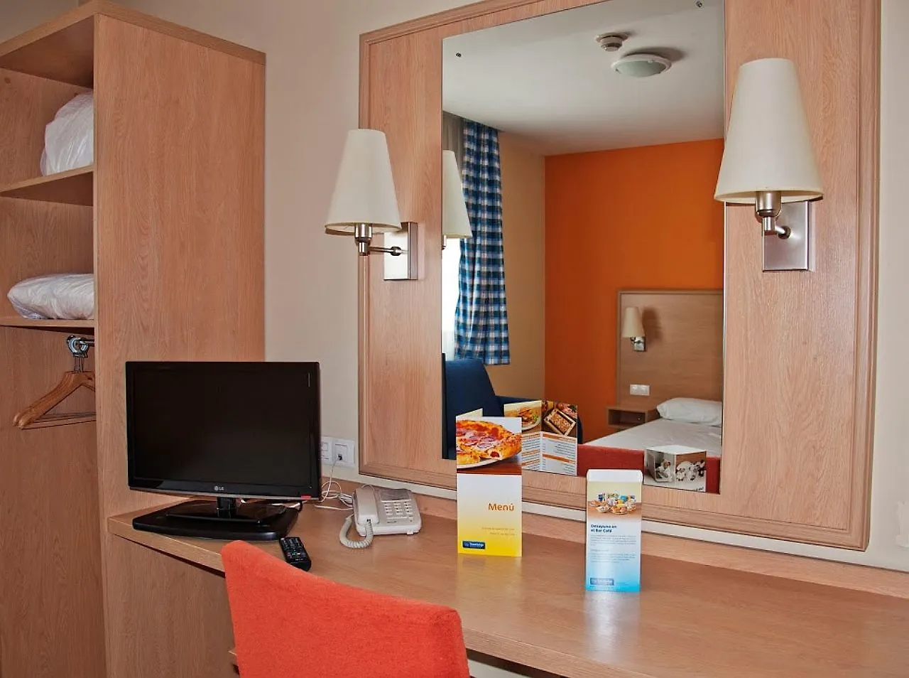 Travelodge Barcelona Fira L'Hospitalet de Llobregat 3*,  Spain